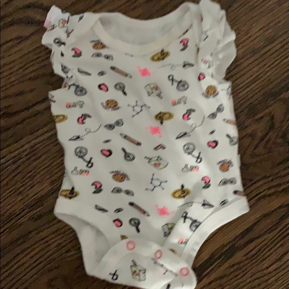 Rosie Pope flutter sleeve onsies 3-6 months - Picture 6 of 6